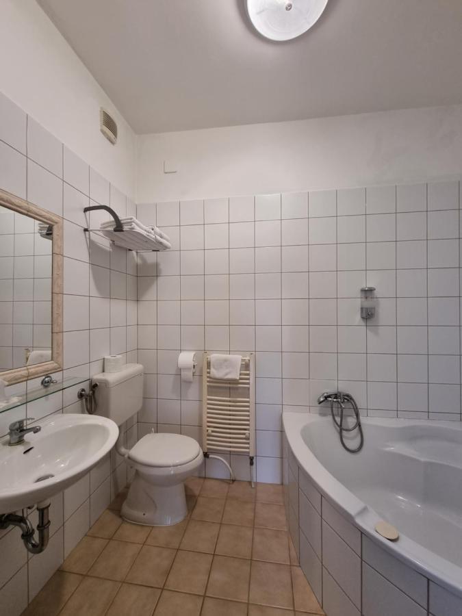 Bb Boutique Hotel Újlengyel エクステリア 写真